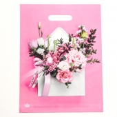 Розовый пакет с цветочным принтом и вырубной ручкой (40х31 см) - Сима-Ленд - купить с доставкой в Сергиевом Посаде