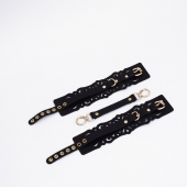 Черный кожаные оковы с узорами и золотистой фурнитурой - Crazy Handmade - купить с доставкой в Сергиевом Посаде