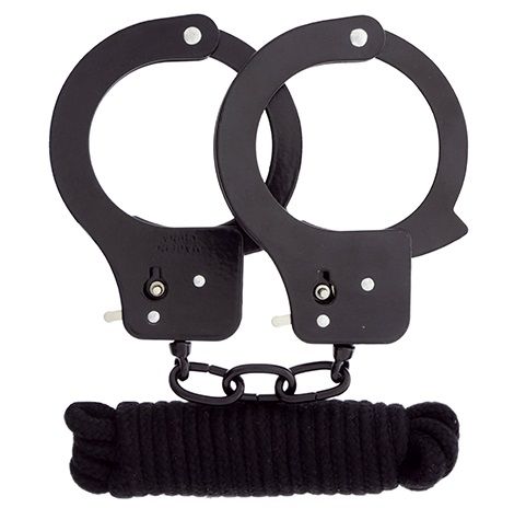 Чёрные наручники из листового металла в комплекте с веревкой BONDX METAL CUFFS LOVE ROPE SET - Dream Toys - купить с доставкой в Сергиевом Посаде